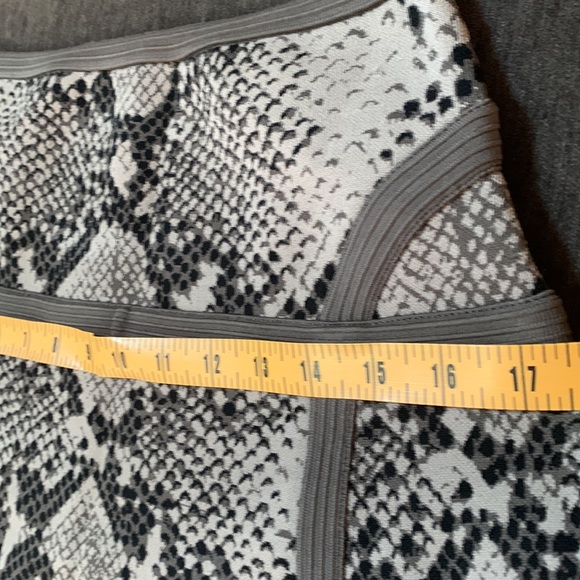 DVF DIANE VON FURSTENBURG grey python snake skirt sz M - Picture 6 of 16